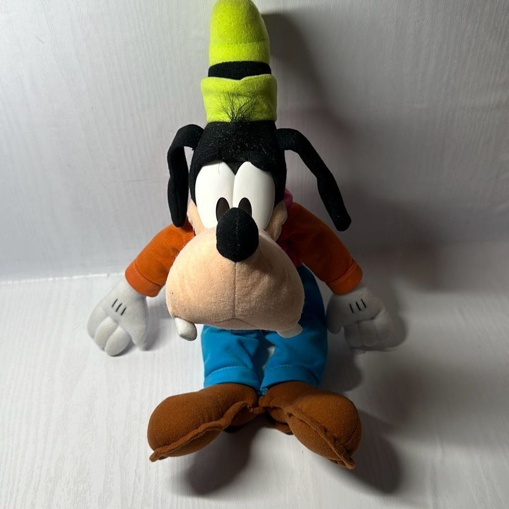 Disney‎ Goofy Mattel Plush Soft Stuffed Animal Embroidered 16” with clothes